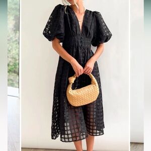 Square Patterned Puff Sleeve Midi Dress